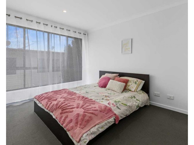 2/24 Careel Close, Helensvale QLD 4212