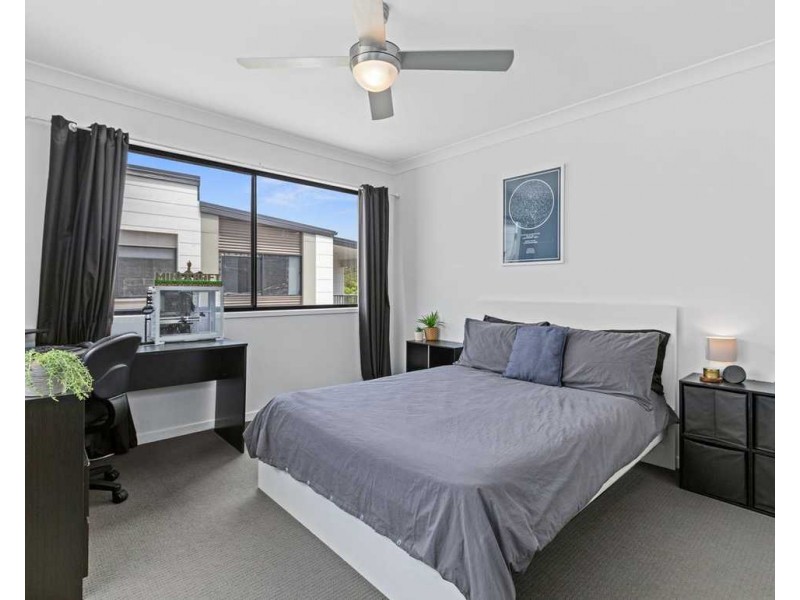 2/24 Careel Close, Helensvale QLD 4212