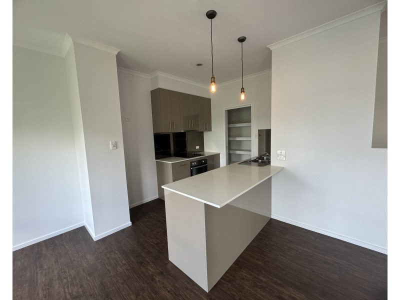 4/2 Carnarvon Court, Oxenford QLD 4210