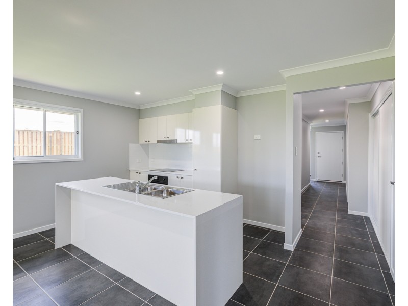62 Outlook Boulevard, Gleneagle QLD 4285