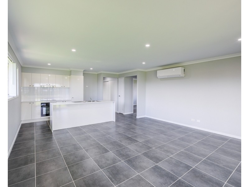 62 Outlook Boulevard, Gleneagle QLD 4285