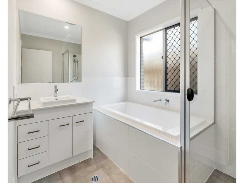 8 Conimbla Street, Pimpama QLD 4209