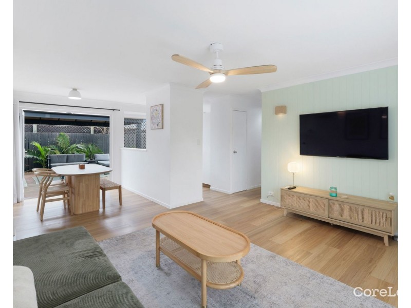 2/8 Crystal Reef Drive, Coombabah QLD 4216