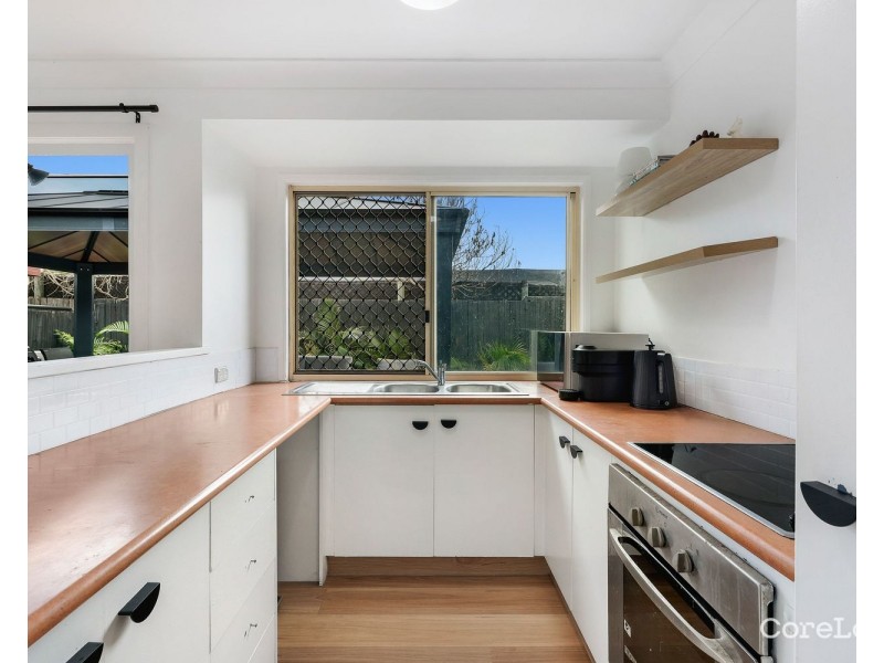 2/8 Crystal Reef Drive, Coombabah QLD 4216