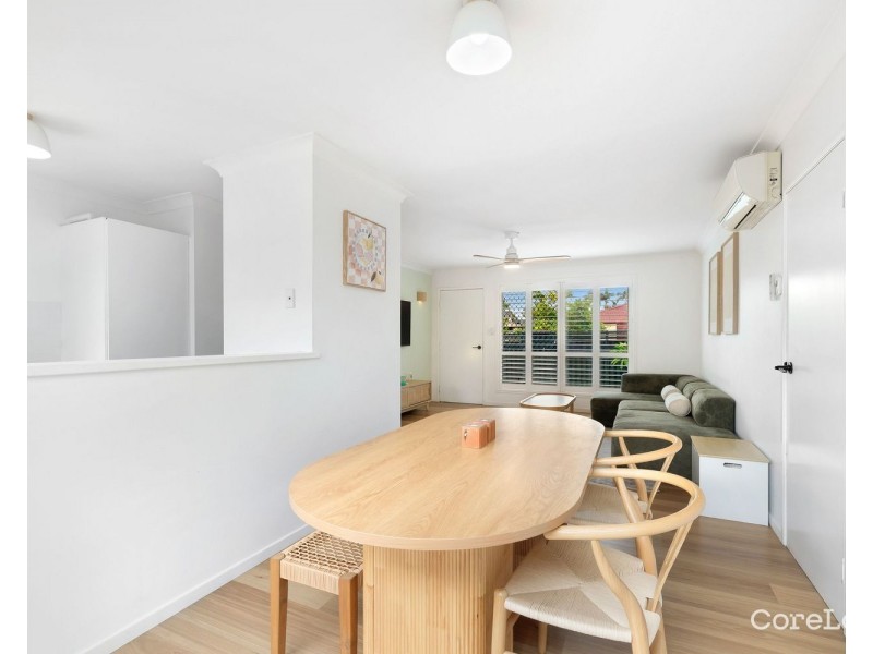 2/8 Crystal Reef Drive, Coombabah QLD 4216