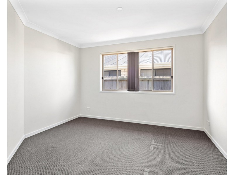 17 Geoffrey Miller Avenue, Pimpama QLD 4209