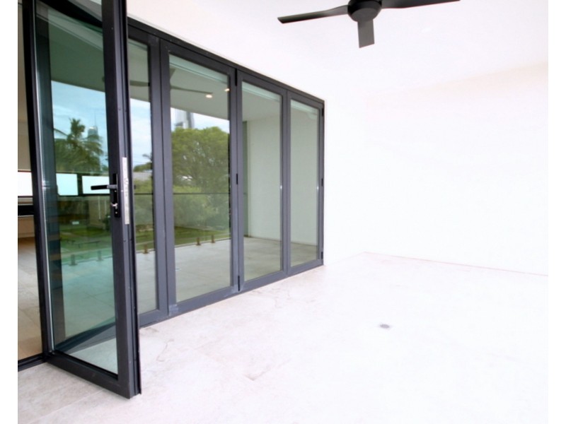 3/27 Burra Street, Chevron Island QLD 4217