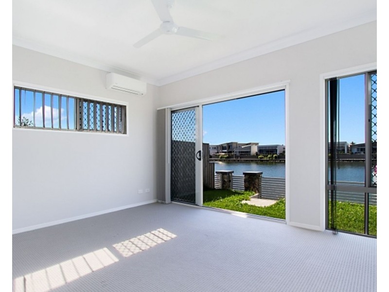 24 Waters Close, Hope Island QLD 4212