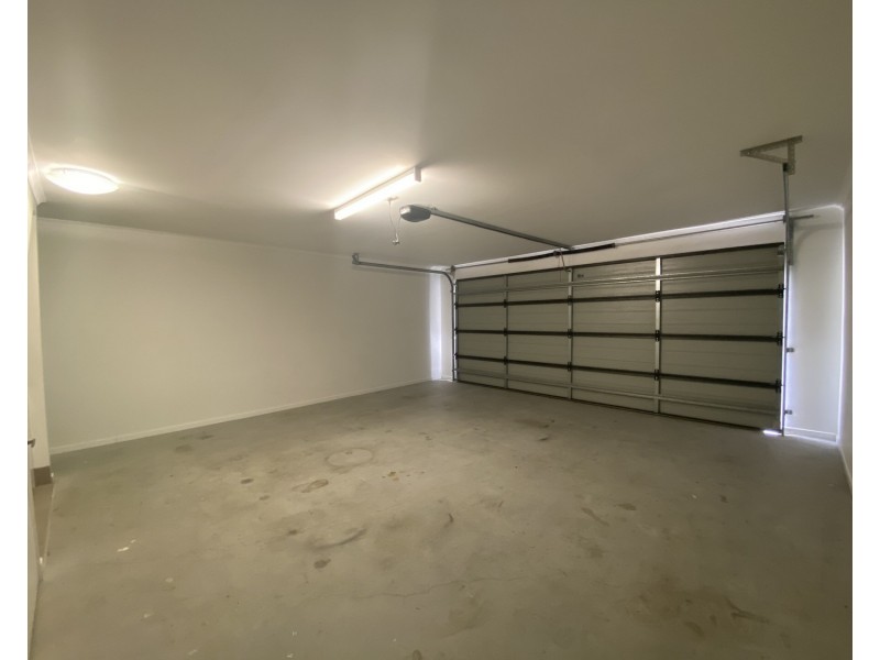 1/2 Carnarvon Street, Oxenford QLD 4210