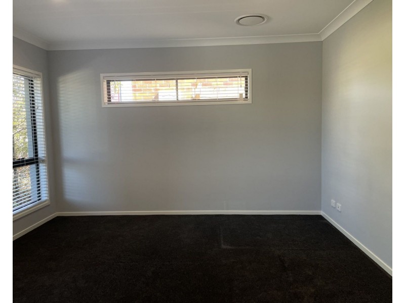 7 Livingstone Street, Logan Reserve QLD 4133