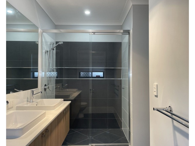 7 Livingstone Street, Logan Reserve QLD 4133