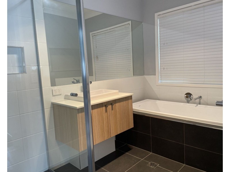 7 Livingstone Street, Logan Reserve QLD 4133