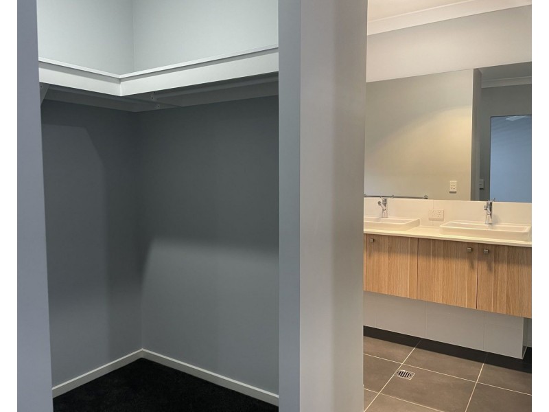 7 Livingstone Street, Logan Reserve QLD 4133