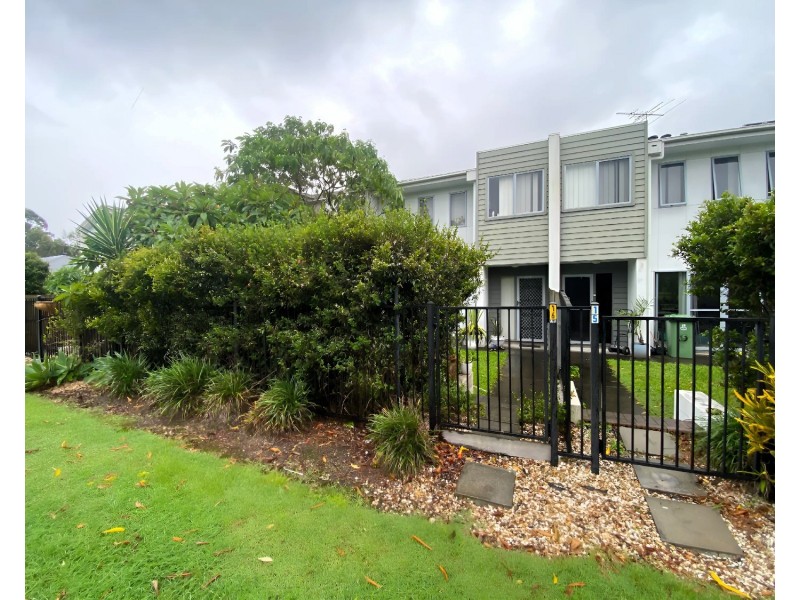 16/2 Christopher Street, Pimpama QLD 4209