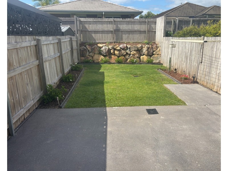 2/6 Tuxworth Place, Pimpama QLD 4209