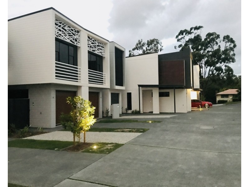 8/74 Hillview Parade, Ashmore QLD 4214