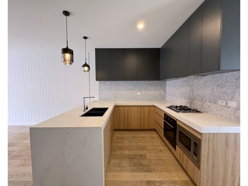 8/74 Hillview Parade, Ashmore QLD 4214