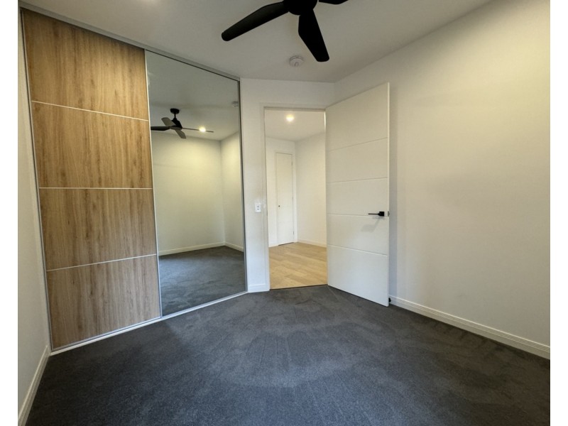 8/74 Hillview Parade, Ashmore QLD 4214