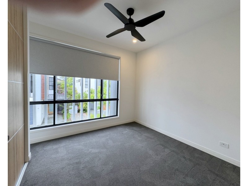 8/74 Hillview Parade, Ashmore QLD 4214