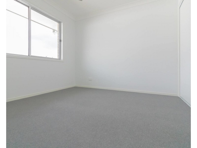 15 Damian Leeding Way, Upper Coomera QLD 4209