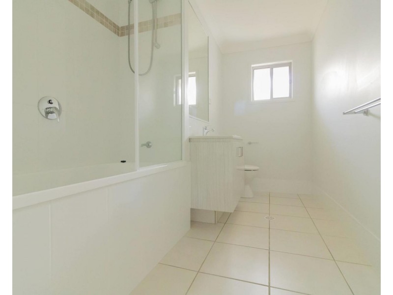 15 Damian Leeding Way, Upper Coomera QLD 4209