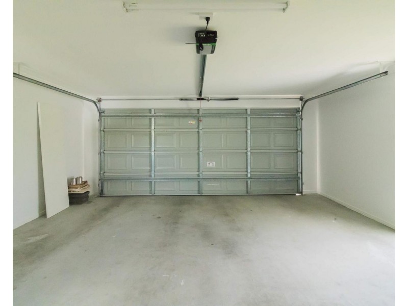 15 Damian Leeding Way, Upper Coomera QLD 4209