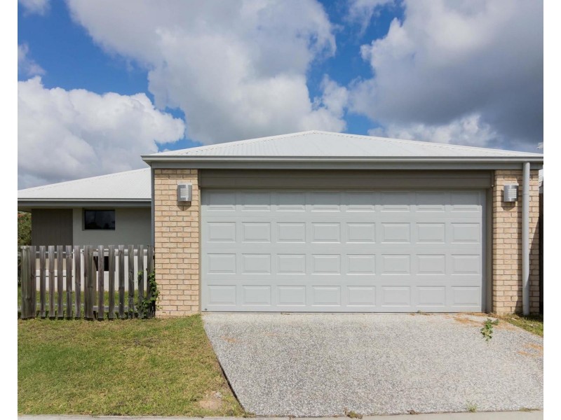 15 Damian Leeding Way, Upper Coomera QLD 4209