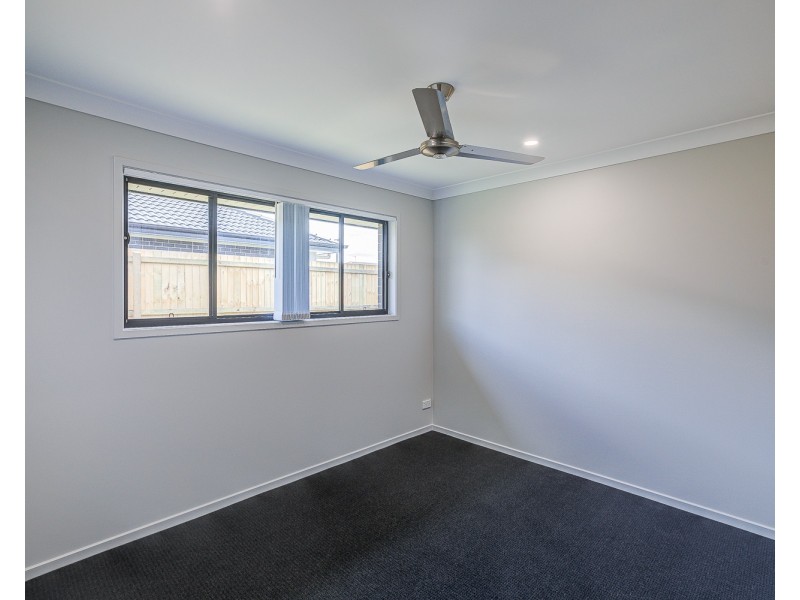 16 Edinburgh Crescent, Gleneagle QLD 4285