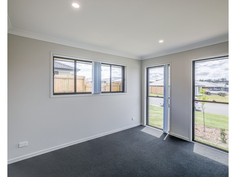 16 Edinburgh Crescent, Gleneagle QLD 4285