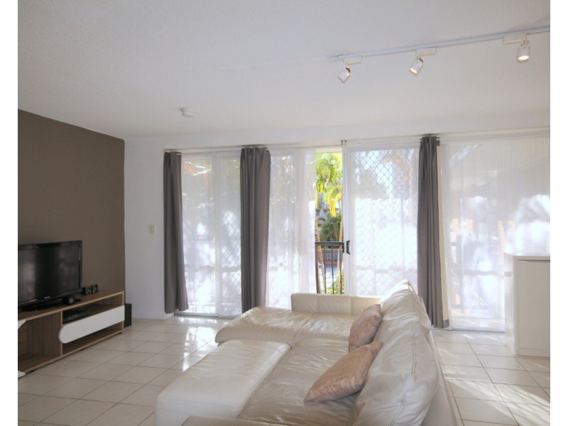 7/18 Tarcoola Crescent, Surfers Paradise QLD 4217