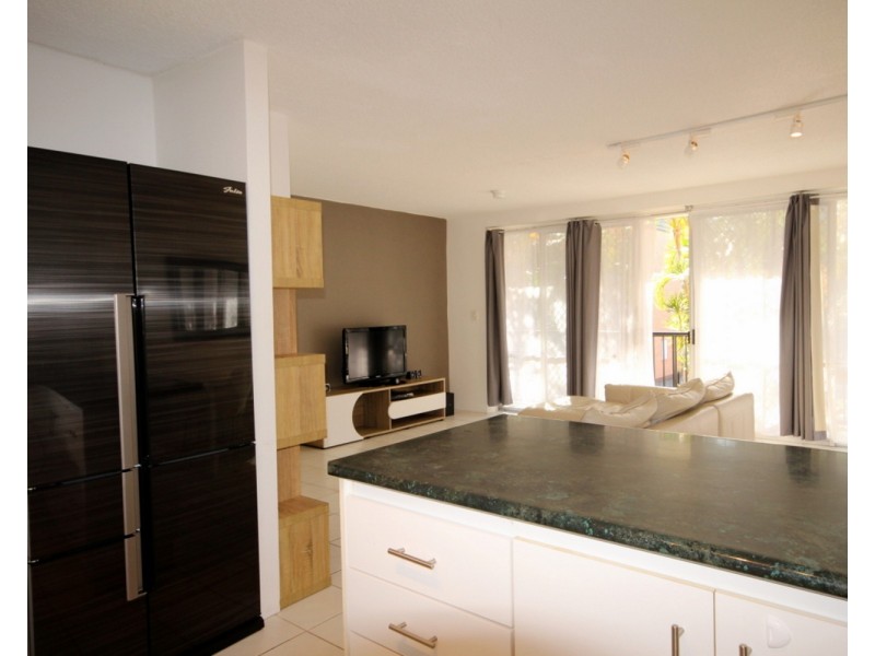 7/18 Tarcoola Crescent, Surfers Paradise QLD 4217