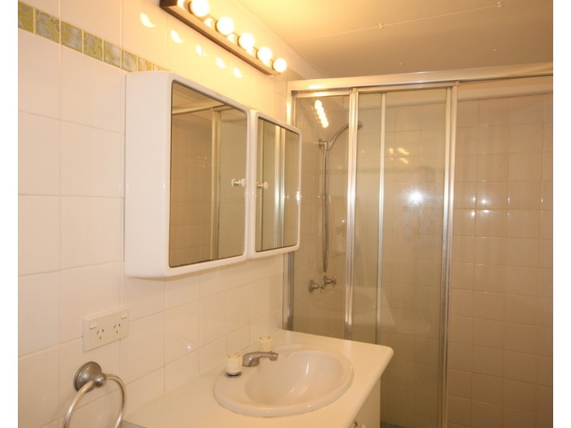 7/18 Tarcoola Crescent, Surfers Paradise QLD 4217