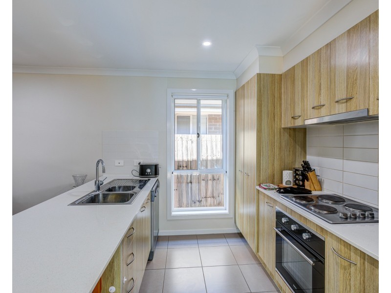 2/6 Scobie Street, Willow Vale QLD 4209