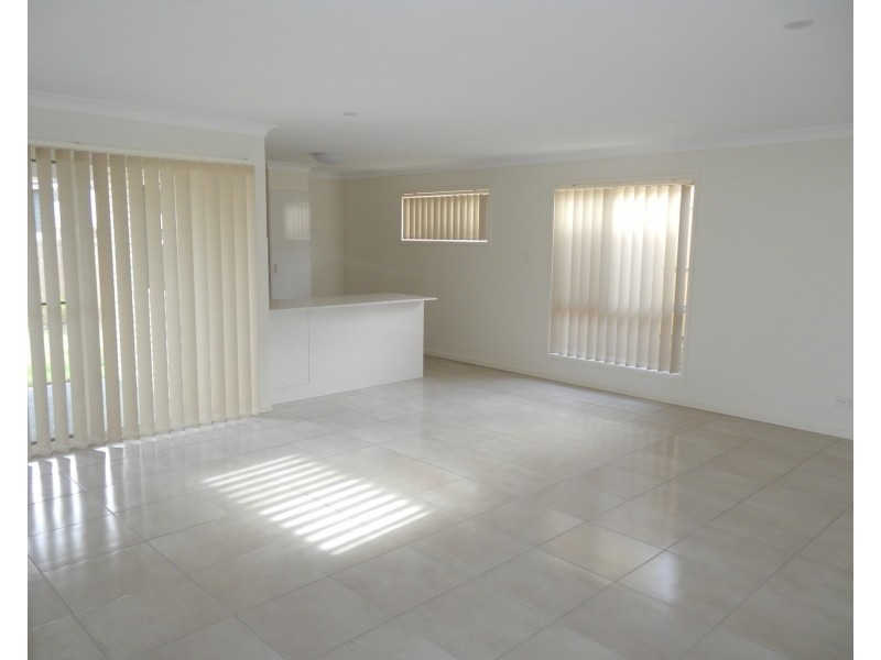 9 Cottrell Drive, Pimpama QLD 4209