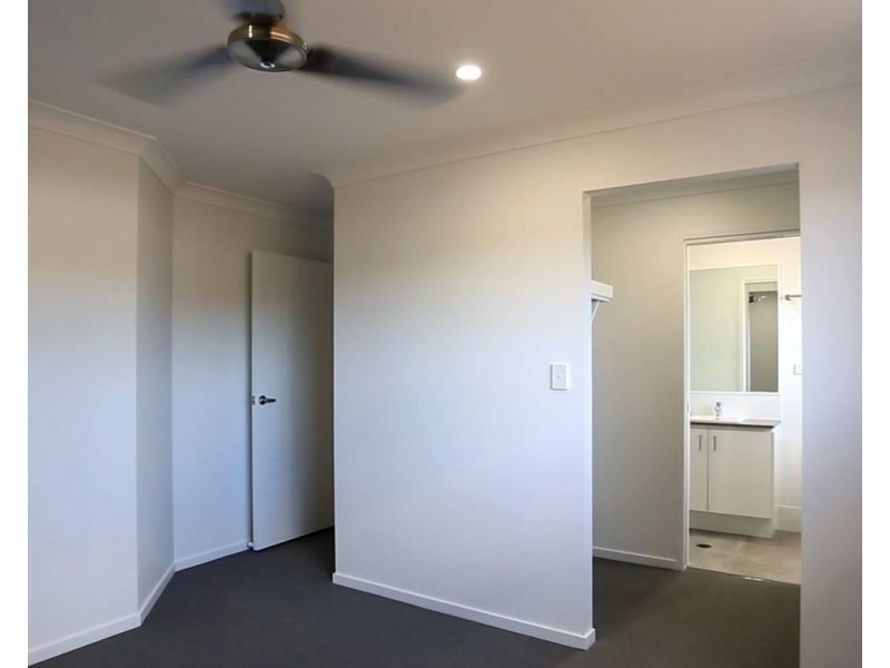 16 Zhang Street, Holmview QLD 4207