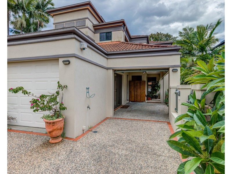 42 Shinnecock Close, Hope Island QLD 4212