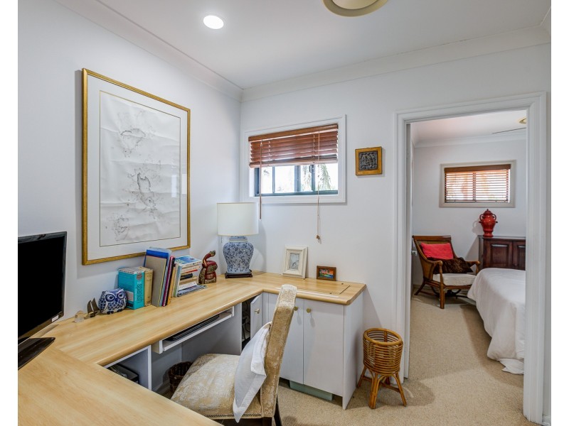 42 Shinnecock Close, Hope Island QLD 4212