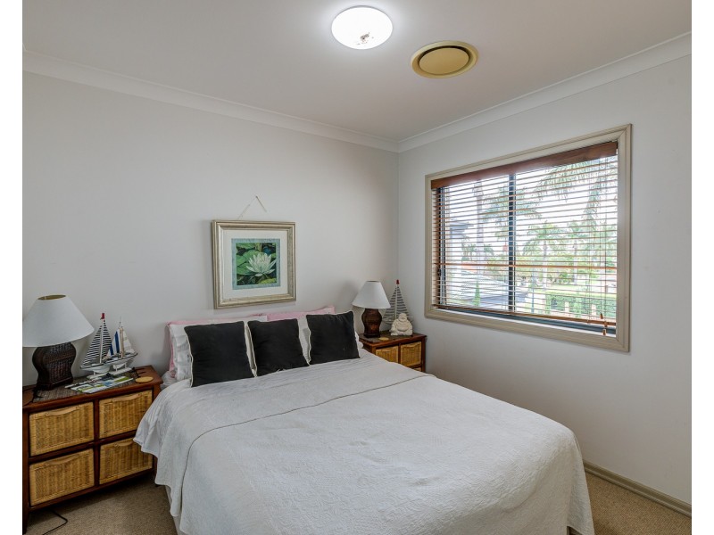 42 Shinnecock Close, Hope Island QLD 4212