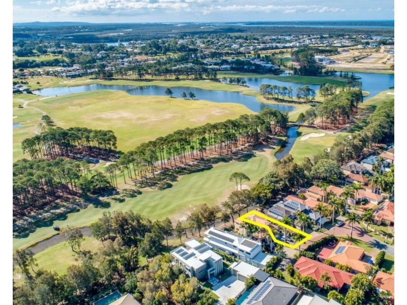 42 Shinnecock Close, Hope Island QLD 4212