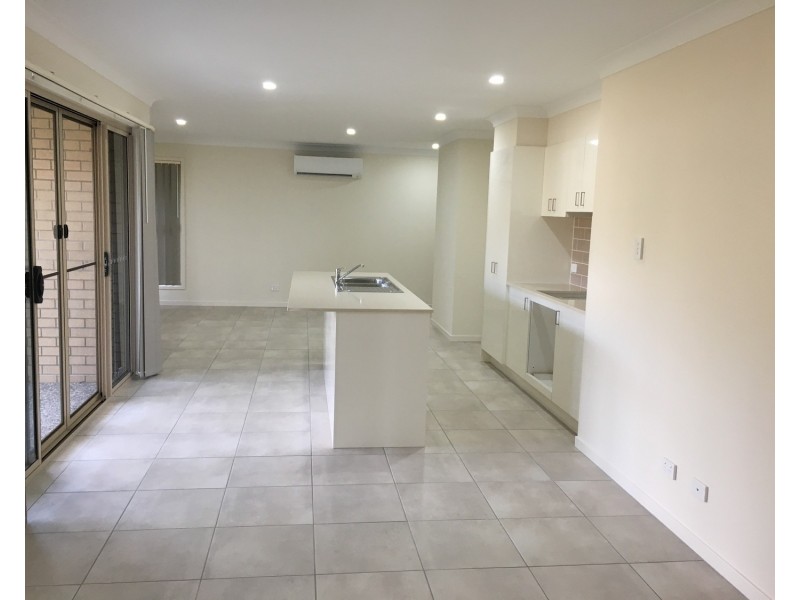 77 Woodrose Circuit, Pimpama QLD 4209
