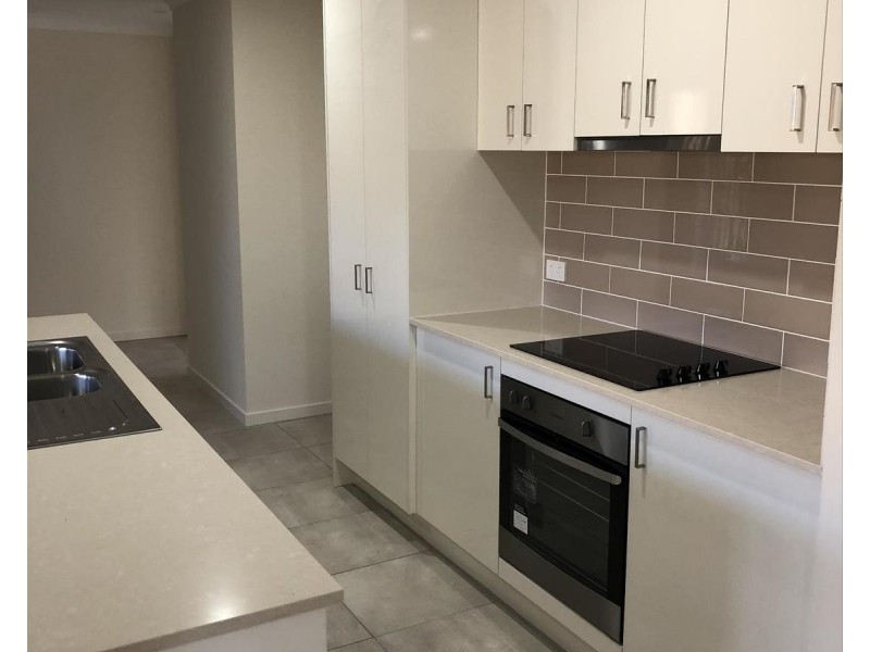 77 Woodrose Circuit, Pimpama QLD 4209