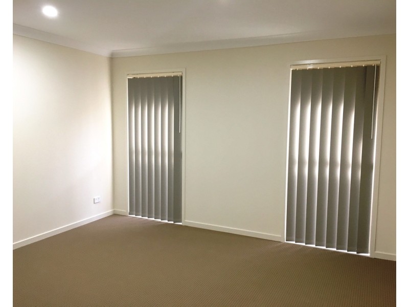 77 Woodrose Circuit, Pimpama QLD 4209