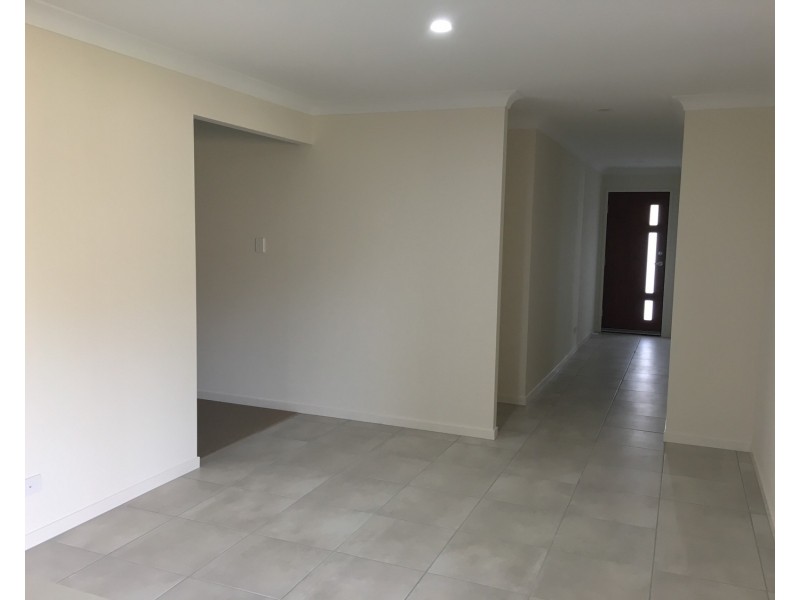 77 Woodrose Circuit, Pimpama QLD 4209
