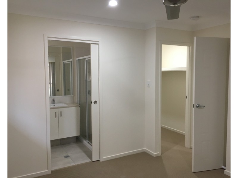 77 Woodrose Circuit, Pimpama QLD 4209