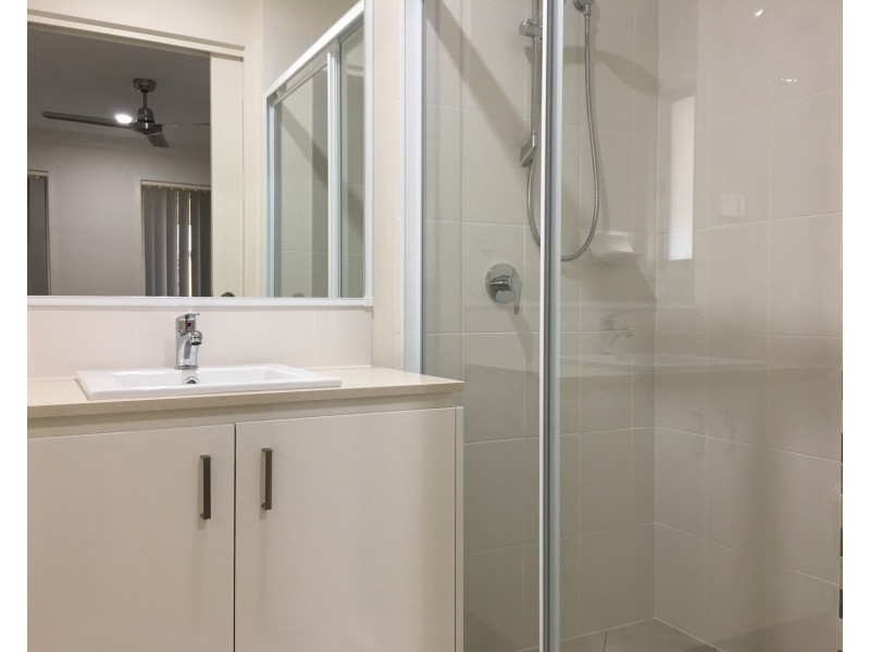 77 Woodrose Circuit, Pimpama QLD 4209