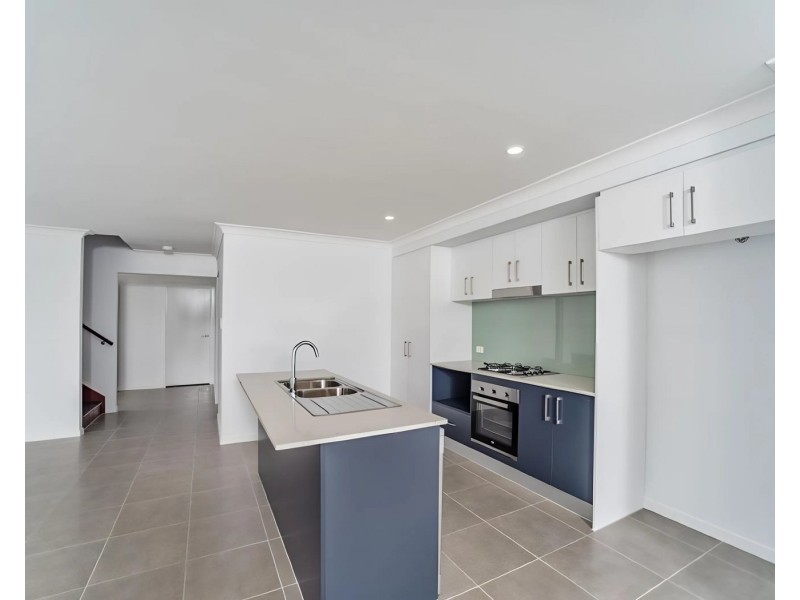 17 Beacon Lane, Hope Island QLD 4212