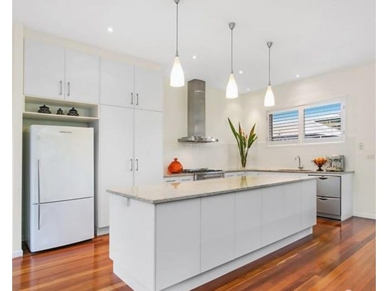 44 Dutton Street, Hawthorne QLD 4171