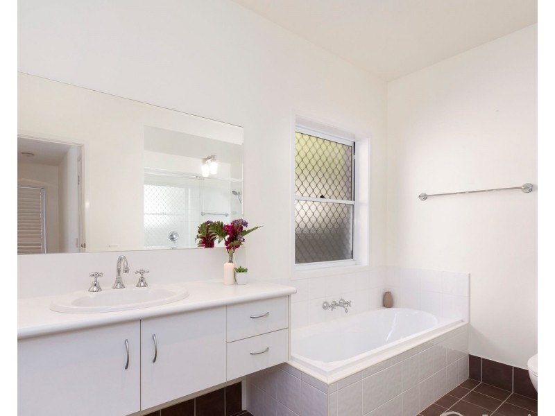 44 Dutton Street, Hawthorne QLD 4171