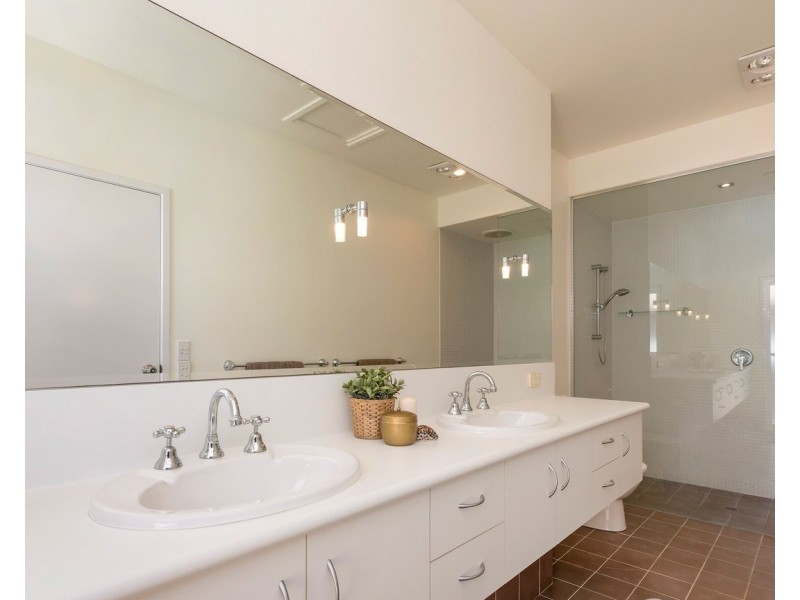 44 Dutton Street, Hawthorne QLD 4171