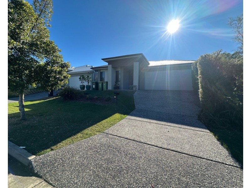 24 Sunwood Crescent, Maudsland QLD 4210